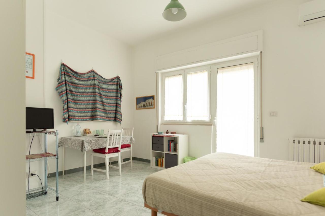 Archita Guest House Bari Esterno foto