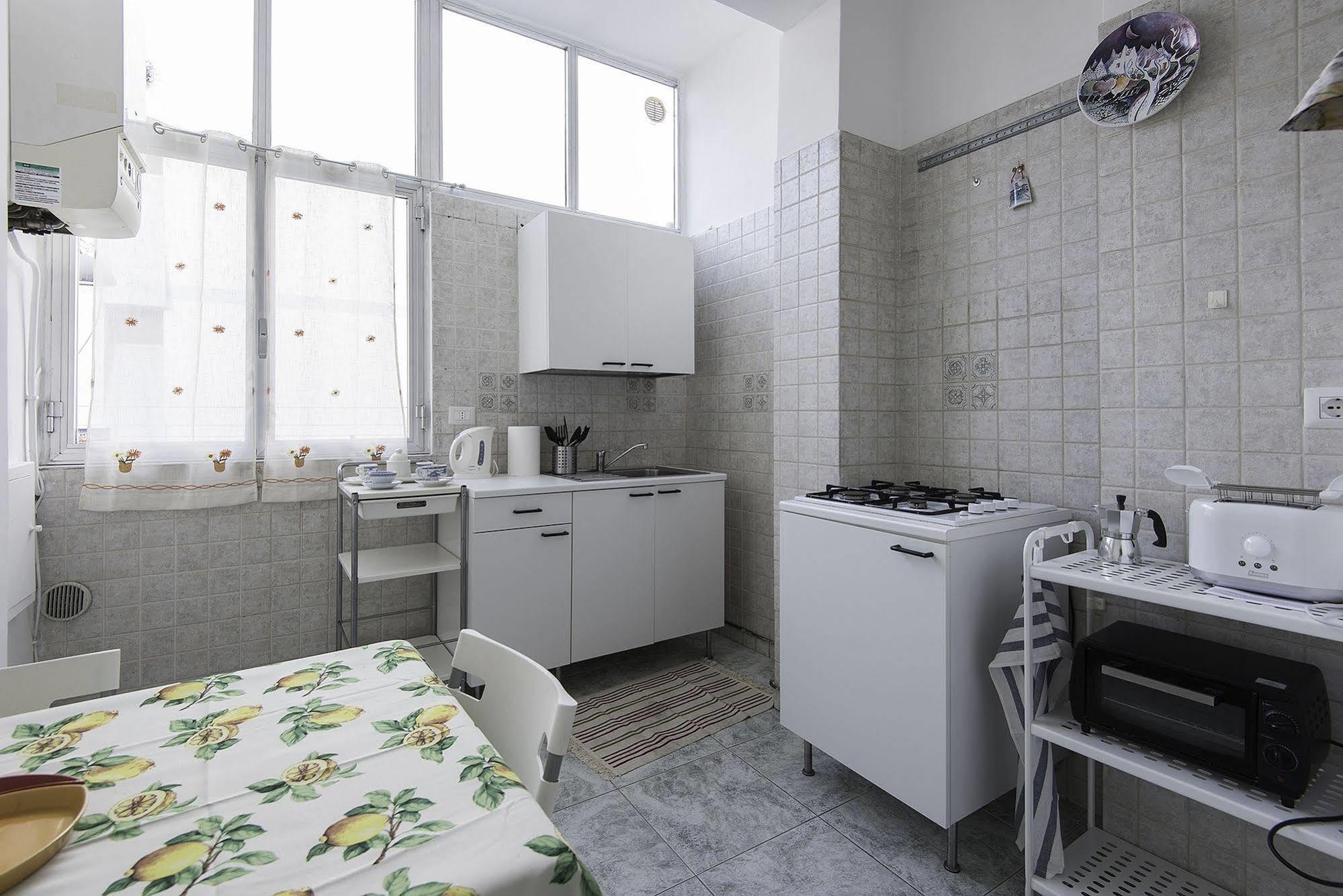 Archita Guest House Bari Esterno foto