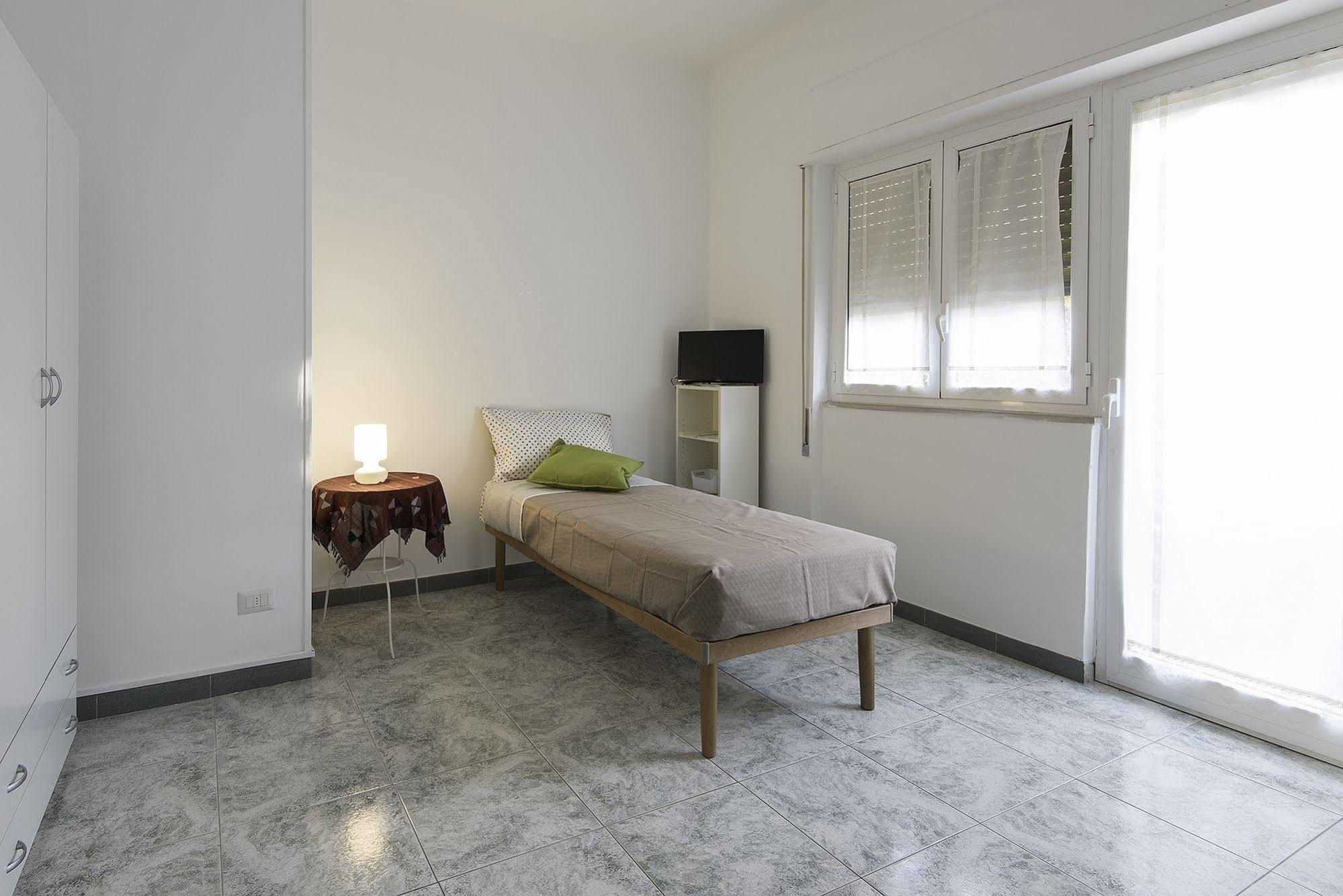 Archita Guest House Bari Esterno foto